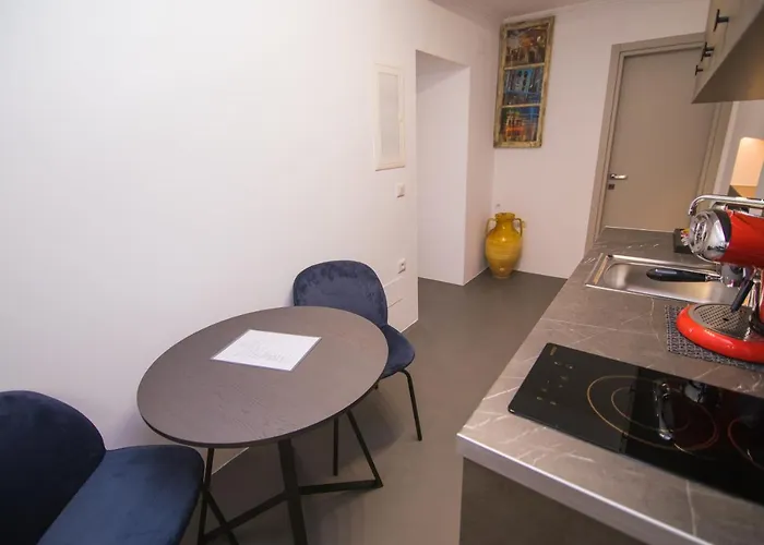 Ialemos Group سيمي