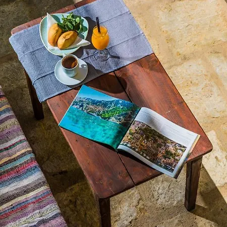Ialemos Group Apartment *