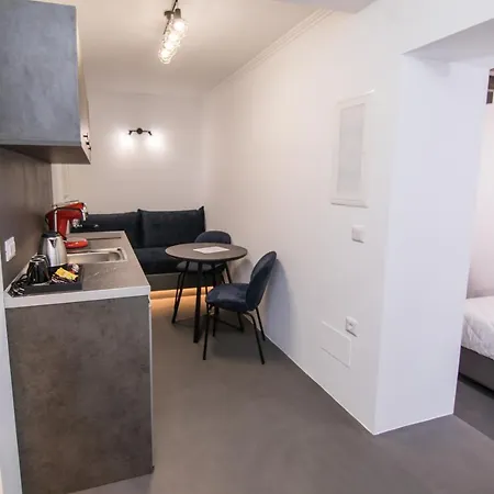 アパート Ialemos Group シミ