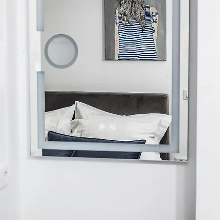 Ialemos Group アパート