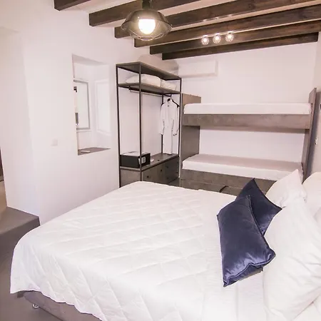 アパート Ialemos Group