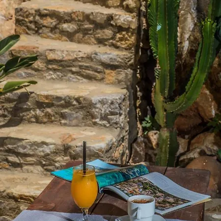 Ialemos Group Apartment